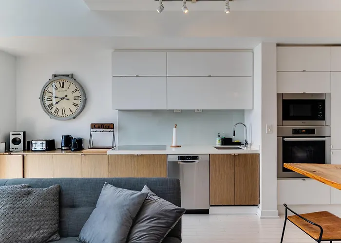 Penthouse Paradise - Downtown Toronto - Pool & Gym